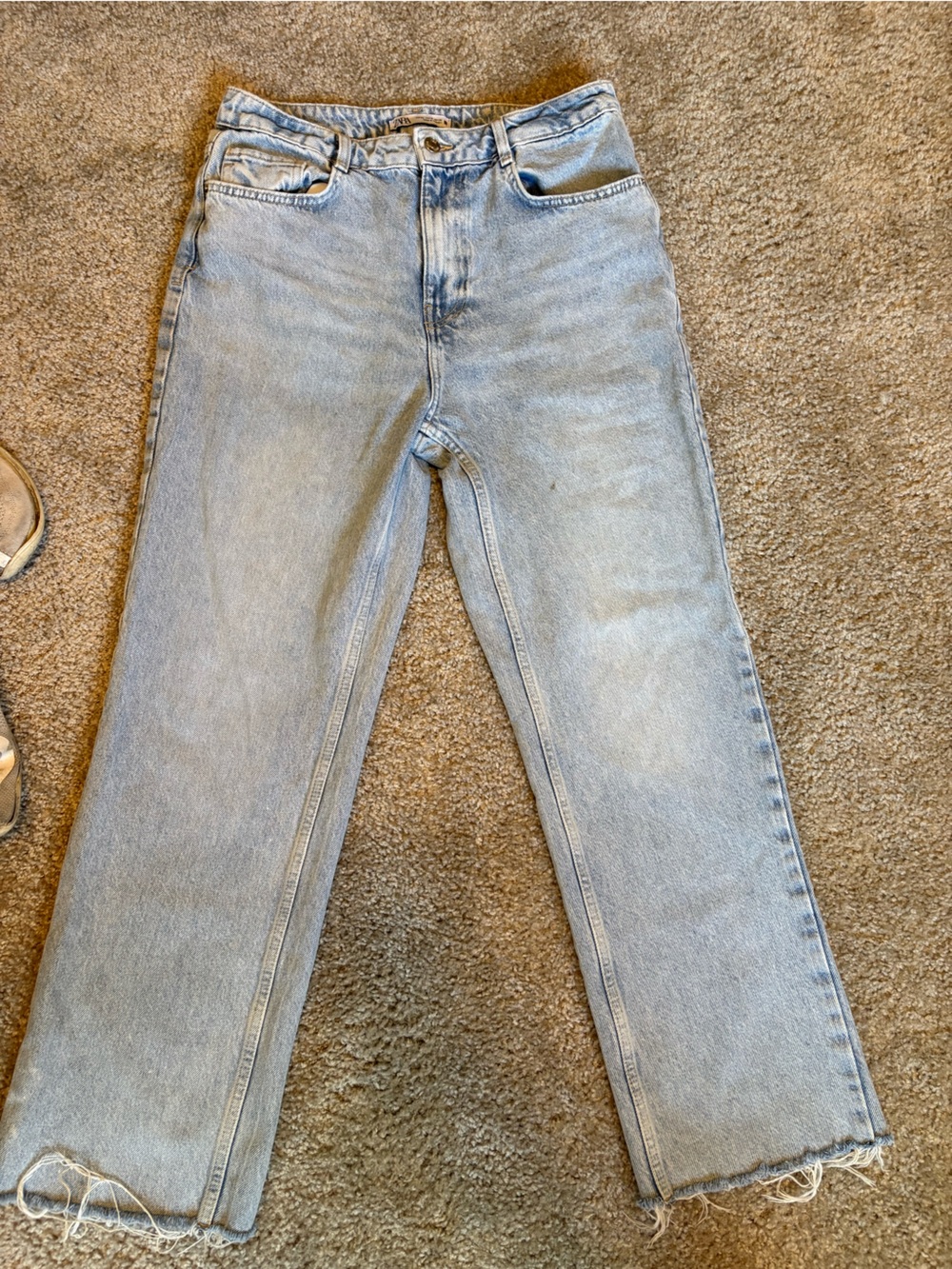 Zara Light Wash Straight-Leg Women’s Jeans